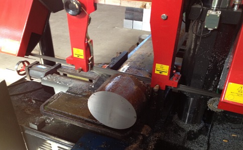 上犹卧式带锯床加工时出现明显振荡如何排查？